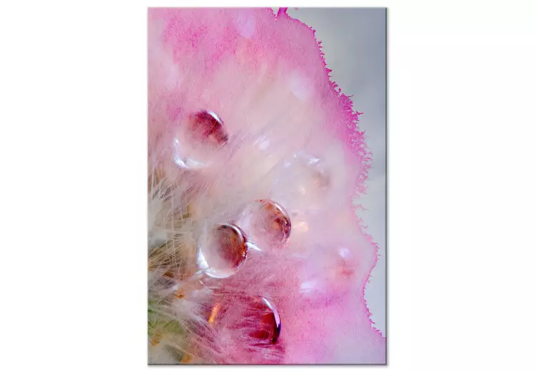 Akwarelowe detale - woda i farba tworząca abstrakcyjny różowy wzór
