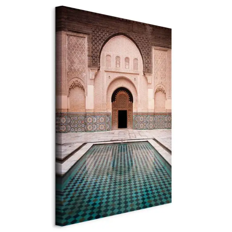 Błękitne orzeźwienie pionowy - arabska architektura