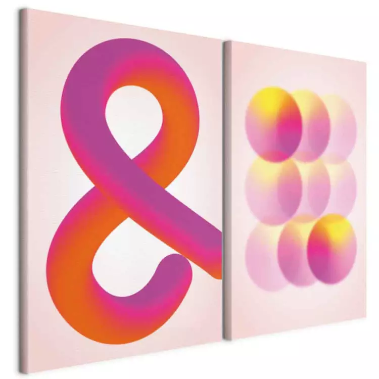 Gradientowy symbol - pomarańczowy ampersand i różowe kule w pastelowej tonacji