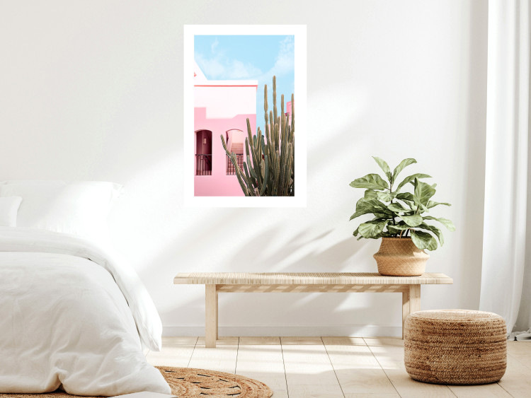 Plakat Kaktus Miami - różowy wakacyjny dom na tle błękitnego nieba i światła 144500 additionalImage 3