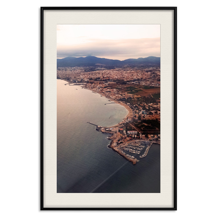 Plakat Gorąca Hiszpania - pejzaż nabrzeża Majorki widziany z lotu ptaka 144800 additionalImage 27
