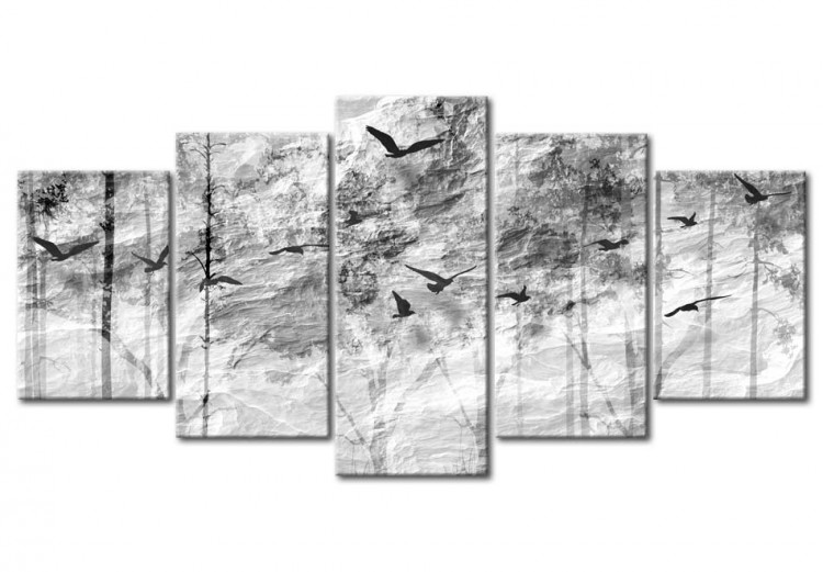 Obraz Srebrzyste powroty - abstrakcyjne, czarno-białe ptaki na tle lasu, ciekawy efekt faktury pergaminu 64310