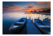 Fototapeta Zachód słońca - pejzaż z pomostem w otoczeniu łodzi i spokojnej wody 61660 additionalThumb 1