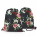 Worek plecak Proste piękno - kompozycja kwiatów róż w stylu vintage na czarnym tle 147580 additionalThumb 2