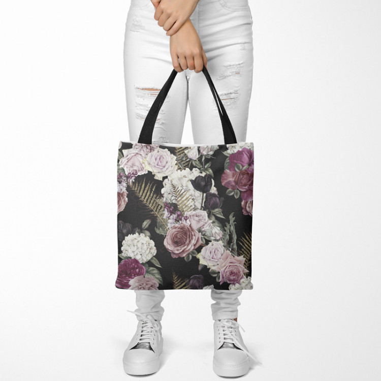 Torba na zakupy Mistyczny bukiet - kompozycja kwiatów róż i hortensji na czarnym tle 147521 additionalImage 2