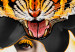 Obraz Kobieta z kwiatami i tygrysem - abstrakcyjny portret na szarym tle 127791 additionalThumb 5