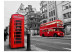 Fototapeta Londyn: czerwony autobus i budka telefoniczna 97042 additionalThumb 1