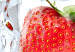 Obraz na szkle Frozen Strawberry [Glass] 92863 additionalThumb 5