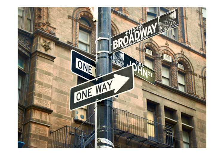 Fototapeta Nowy Jork Broadway - słup ze znakami drogowymi na tle architektury 61473 additionalImage 1