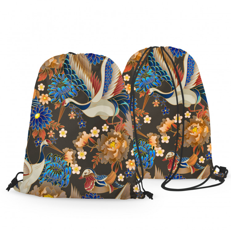 Worek plecak W ptasim raju – kompozycja z różnokolorowymi kwiatami na ciemnym tle 147615 additionalImage 3