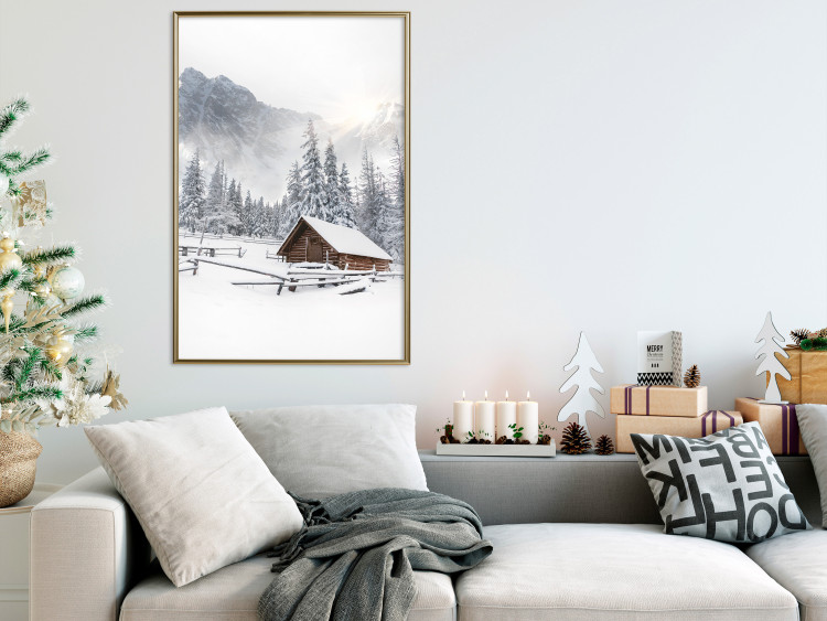 Plakat Zimowy poranek - pejzaż wschodu słońca nad górami, chatą i lasem 148435 additionalImage 18