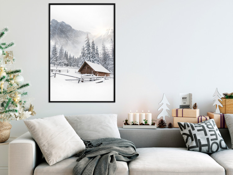 Plakat Zimowy poranek - pejzaż wschodu słońca nad górami, chatą i lasem 148435 additionalImage 16