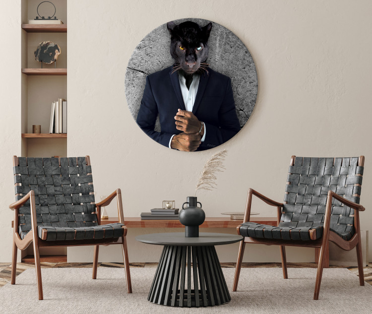 Obraz w kształcie koła Czarna pantera - piękny kot w czarnym garniturze na szarym tle 148767 additionalImage 4
