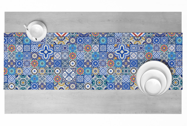 Bieżnik na stół Błękitne połączenia - motyw inspirowany ceramiką w stylu patchwork 147238 additionalImage 4