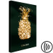 Obraz Ananas ze złota - owoc z napisem na tle butelkowej zieleni 135579 additionalThumb 6