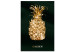 Obraz Ananas ze złota - owoc z napisem na tle butelkowej zieleni 135579